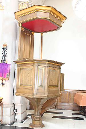 St Mary le Bow - The Pulpit (2)